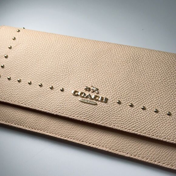 NWT COACH 52772 Edge Studs Crossgrain Slim Soft Leather Card Wallet Apricot Gold - Picture 7 of 7